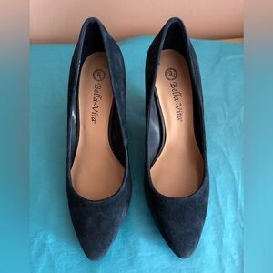 Bella Vita Navy Suede Heels 7.5ww
